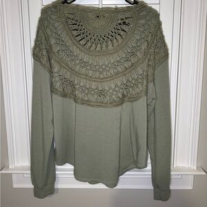 Buckle Daytrip Crochet Long Sleeve